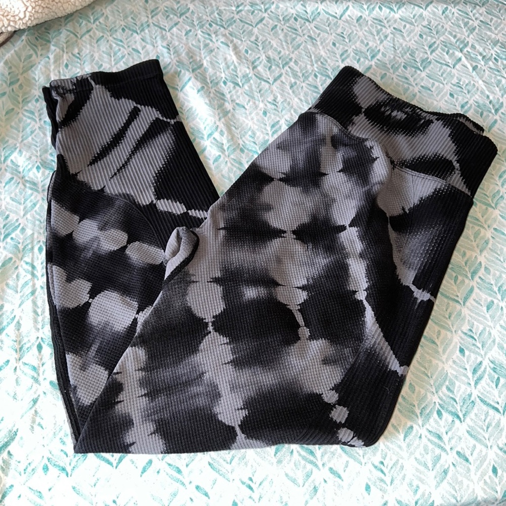 Pink Active Victorias Secret Women’s Black and Gray Leggings
